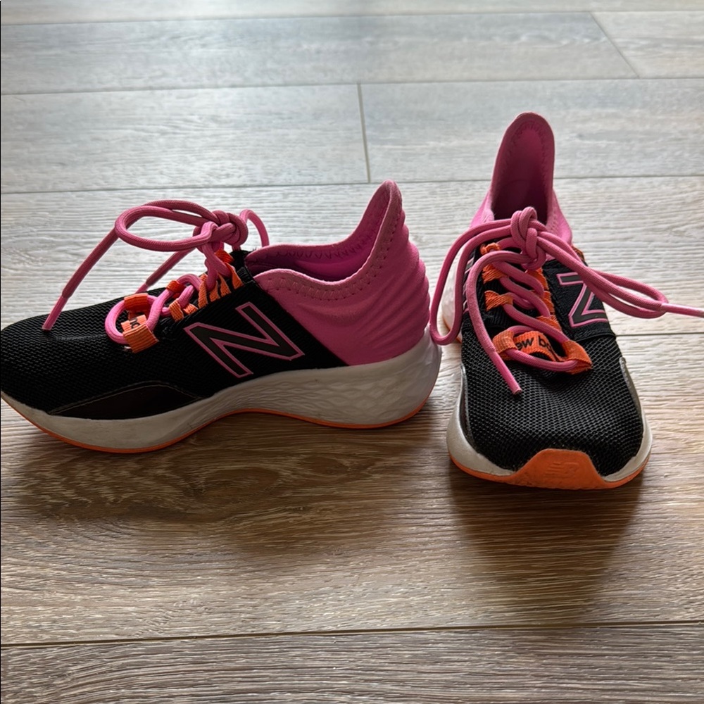New Balance Black and Pink Sneakers - Picture 3 of 9
